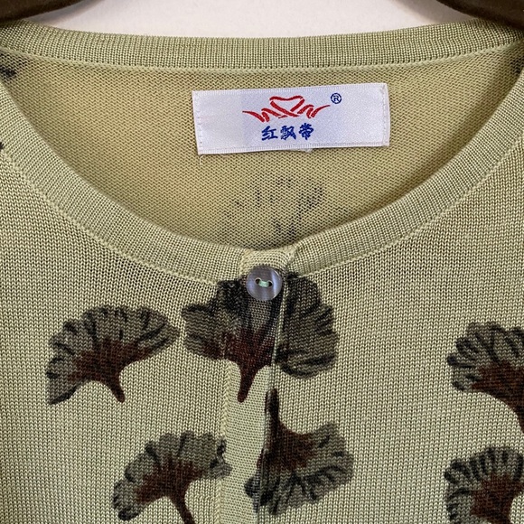 Green Patterned Top - Picture 3 of 3